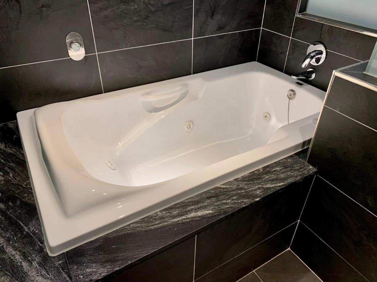 Bentley Hotel Zhongli Eksteriør bilde